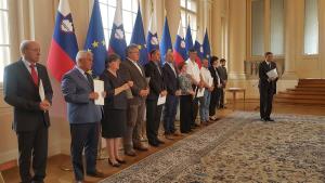 Podelitev listin o častnem pokroviteljstvu (Foto Š. Kranjc) (20)-1800